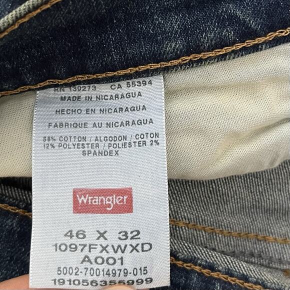 Wrangler Relaxed Fit Straight Leg Denim Jeans Mens Size 46x32 Dark Wash Zip Fly - Picture 7 of 8